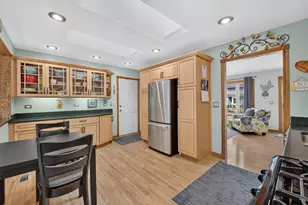 909 Shorewood Dr, Bartlett, IL 60103 - Photo 5