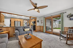 909 Shorewood Dr, Bartlett, IL 60103 - Photo 9