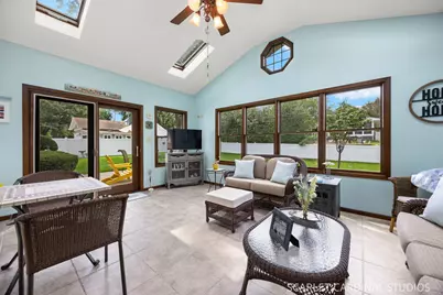 [Address not provided], Roselle, IL 60172 - Photo 9