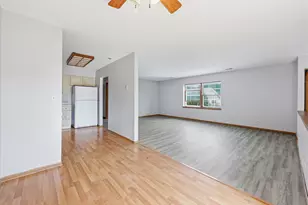 1141 Greenwood Cir, Woodstock, IL 60098 - Photo 5