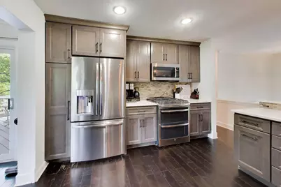 2167 Midhurst Road, Downers Grove, IL 60516 - Photo 9