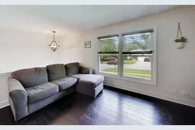 2167 Midhurst Road, Downers Grove, IL 60516 - Photo 5