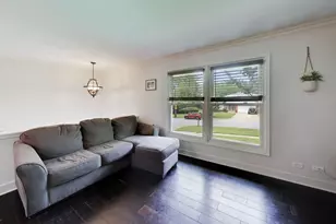 2167 Midhurst Rd, Downers Grove, IL 60516 - Photo 5