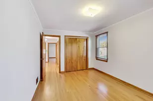 5644 N Meade Ave, Chicago, IL 60646 - Photo 11