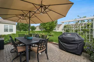 2751 Beacon Point Cir, Elgin, IL 60124 - Photo 23