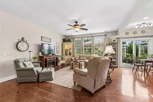2751 Beacon Point Cir, Elgin, IL 60124 - Photo 7