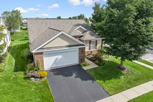 2751 Beacon Point Cir, Elgin, IL 60124 - Photo 1