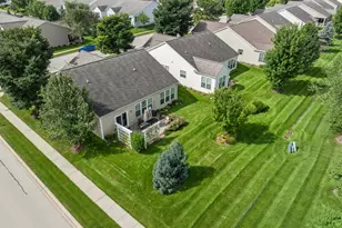 2751 Beacon Point Cir, Elgin, IL 60124 - Photo 5