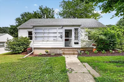 961 W Jefferson Drive, Freeport, IL 61032 - Photo 1