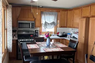 22 Arrowhead Dr, Thornton, IL 60476 - Photo 3