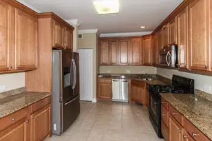 449 Bay Tree Cir, Vernon Hills, IL 60061 - Photo 11