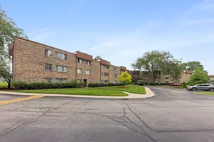 2600 Brookwood Way Dr, Rolling Meadows, IL 60008 - Photo 3