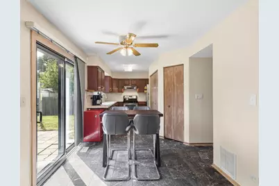 556 Foxford Road, Bartlett, IL 60103 - Photo 7