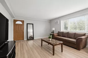 17204 71st Ave, Tinley Park, IL 60477 - Photo 3