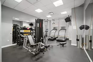 757 N Orleans St, Chicago, IL 60654 - Photo 21