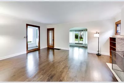 315 Douglas Avenue, Waukegan, IL 60085 - Photo 5