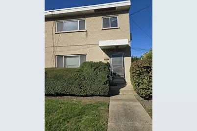 7229 N Campbell Avenue, Chicago, IL 60645 - Photo 1
