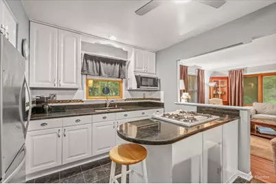 12 Oak Drive, Oakwood Hills, IL 60013 - Photo 7