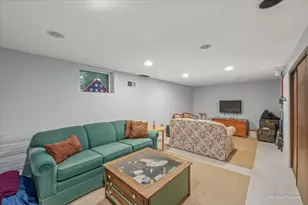 12 Oak Dr, Oakwood Hills, IL 60013 - Photo 15