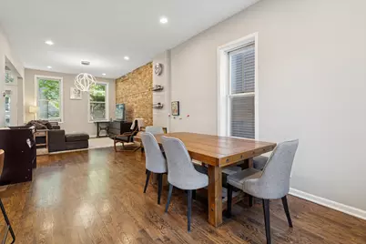 2307 W Melrose Street, Chicago, IL 60618 - Photo 9