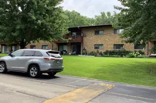 100 Willow Ln, Willow Springs, IL 60480 - Photo 3