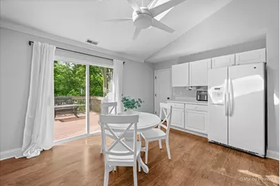 8043 Sierra Woods Lane #8043, Carpentersville, IL 60110 - Photo 11
