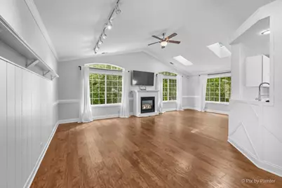 8043 Sierra Woods Lane #8043, Carpentersville, IL 60110 - Photo 5