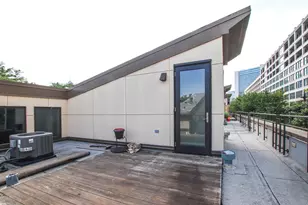 945 N Kingsbury St, Chicago, IL 60610 - Photo 17