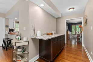 1305 Dancer Ct, Libertyville, IL 60048 - Photo 11