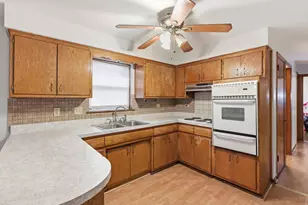 7426 W 62nd Pl, Summit, IL 60501 - Photo 15