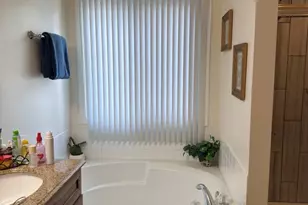 7055 Nathan Ln, Carpentersville, IL 60110 - Photo 15