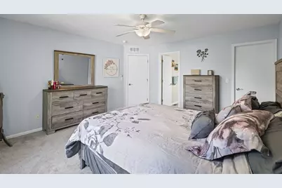 1104 Colonial Drive, Joliet, IL 60432 - Photo 15