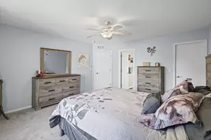 1104 Colonial Dr, Joliet, IL 60432 - Photo 15