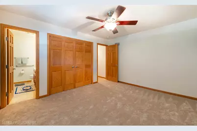 668 S Circle Avenue, Port Barrington, IL 60010 - Photo 15