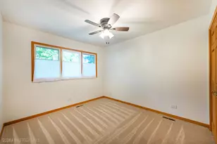 668 S Circle Ave, Port Barrington, IL 60010 - Photo 17