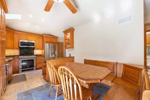 668 S Circle Ave, Port Barrington, IL 60010 - Photo 5