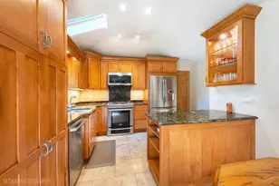668 S Circle Ave, Port Barrington, IL 60010 - Photo 7