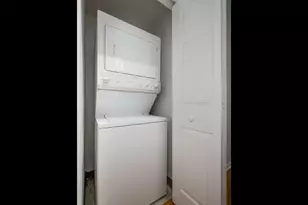 1070 W 15th St, Chicago, IL 60608 - Photo 15