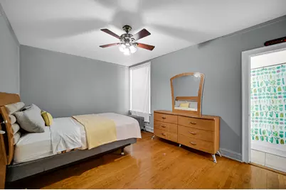 7428 S Bennett Avenue, Chicago, IL 60649 - Photo 5