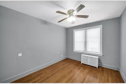 7428 S Bennett Avenue, Chicago, IL 60649 - Photo 17