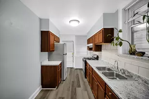 7428 S Bennett Ave, Chicago, IL 60649 - Photo 13