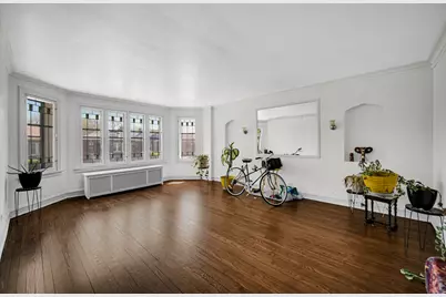 7428 S Bennett Avenue, Chicago, IL 60649 - Photo 3