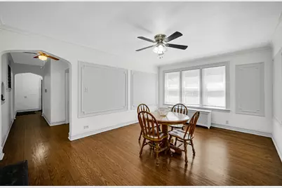 7428 S Bennett Avenue, Chicago, IL 60649 - Photo 9