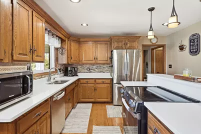 711 Miller Street, Beecher, IL 60401 - Photo 5