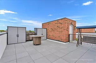 3014 W Montrose Ave, Chicago, IL 60618 - Photo 15