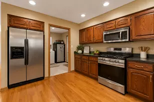 611 Edgewater Dr, Minooka, IL 60447 - Photo 5