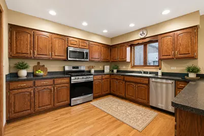 611 Edgewater Drive, Minooka, IL 60447 - Photo 7
