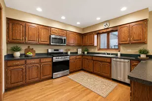 611 Edgewater Dr, Minooka, IL 60447 - Photo 7