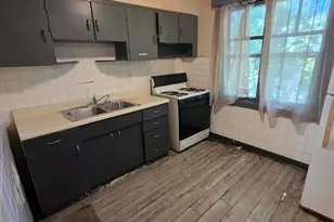 1307 Eastview Dr, Waukegan, IL 60085 - Photo 7