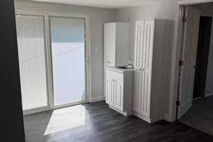402 E 2nd St, Gilman, IL 60938 - Photo 9